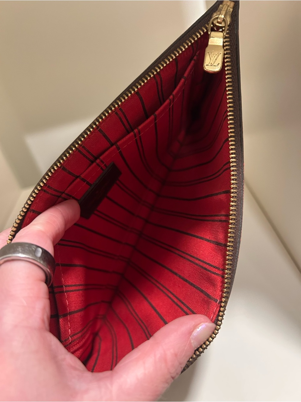 Authentic Louis Vuitton Neverfull Pouchette Wristlet - Picture 9 of 14